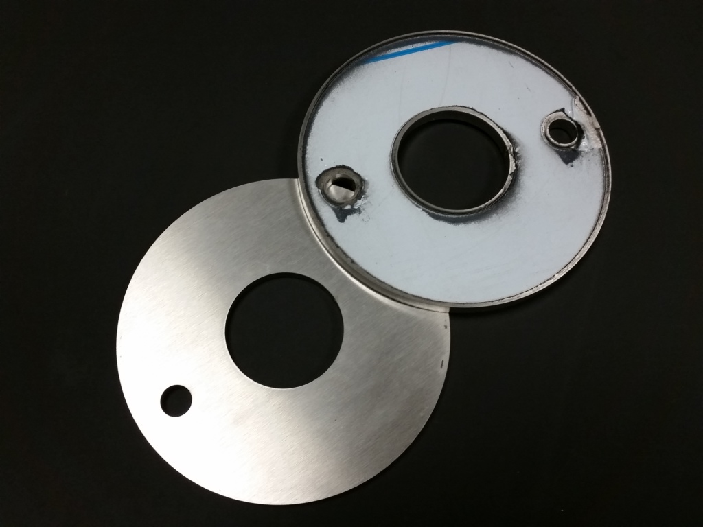 Edelstahlronde geschliffen Ø 100mm x 6mm - 2xØ11mm Mittelloch 34mm